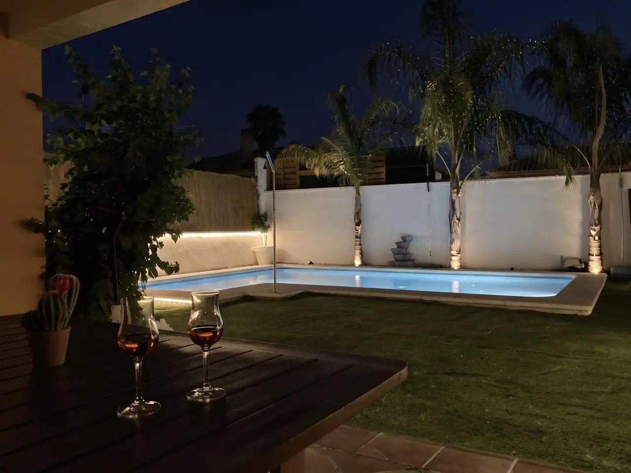 Piscina de Casa o xalet en venda en Montequinto amb Aire condicionat, Jardí privat i Terrassa