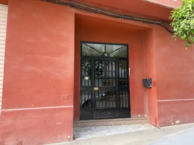 Vista exterior de Piso en venta en Mislata con Balcón