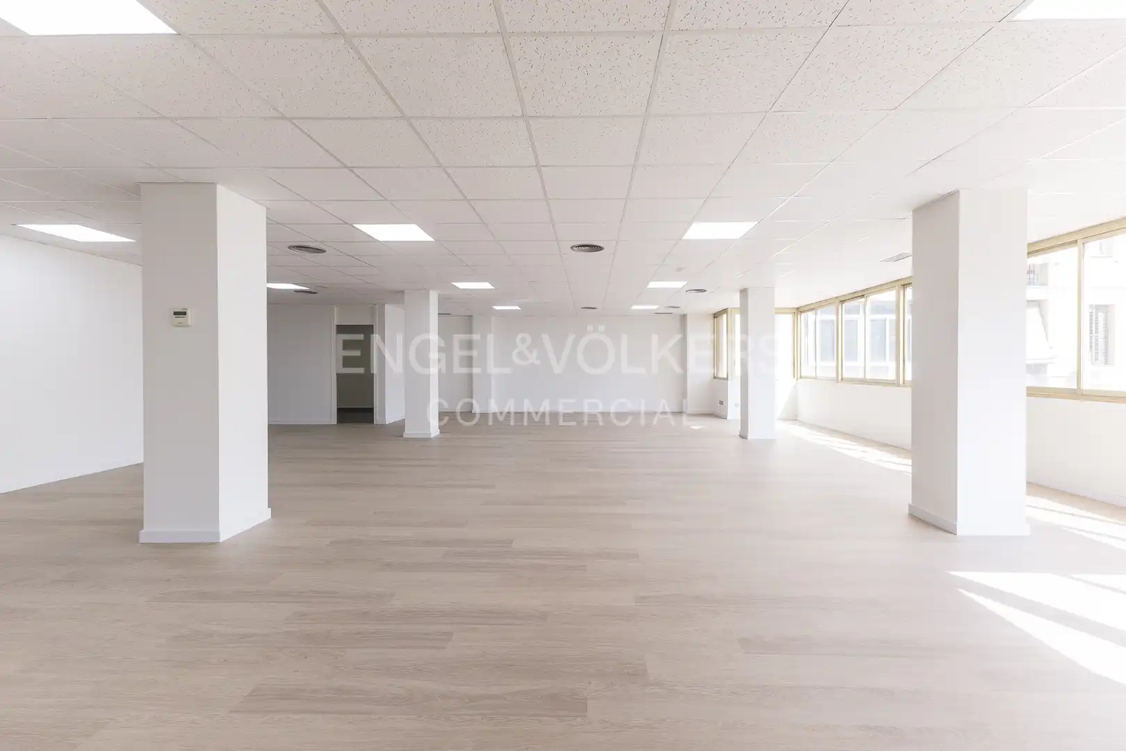 Office for rent in Barcelona  with Air Conditioner and Heating