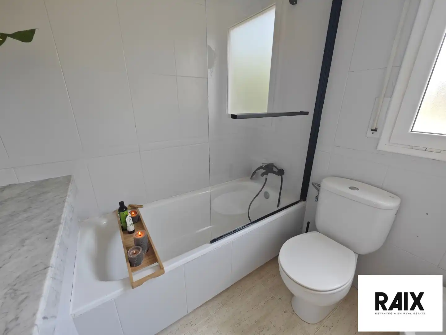 Casa adosada en venta en Carrer Garbi, Viladecavalls