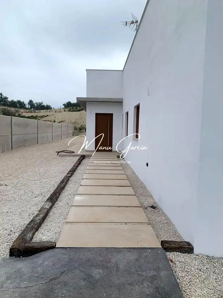 Casa adosada en venta en Lucena con Aire acondicionado, Calefacción y Jardín privado