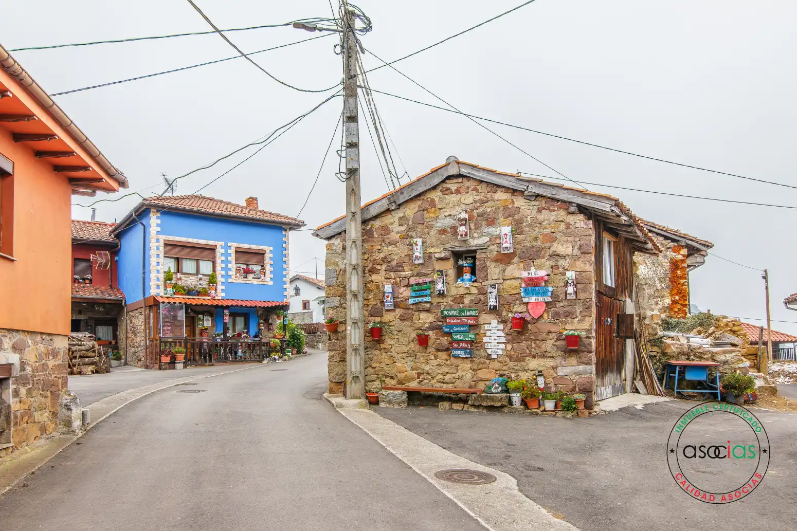 Casa adosada en venta en Proaza con Calefacción y Trastero