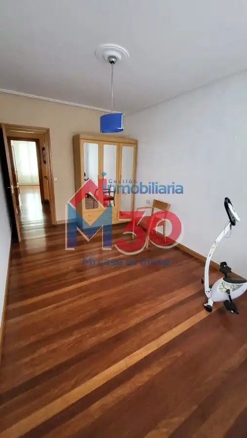 Habitación de Piso en venta en Vitoria - Gasteiz con Calefacción, Parquet y Terraza