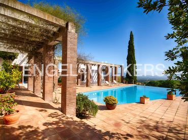Detached house with balcony for sale in Carrer del Puig Oriol