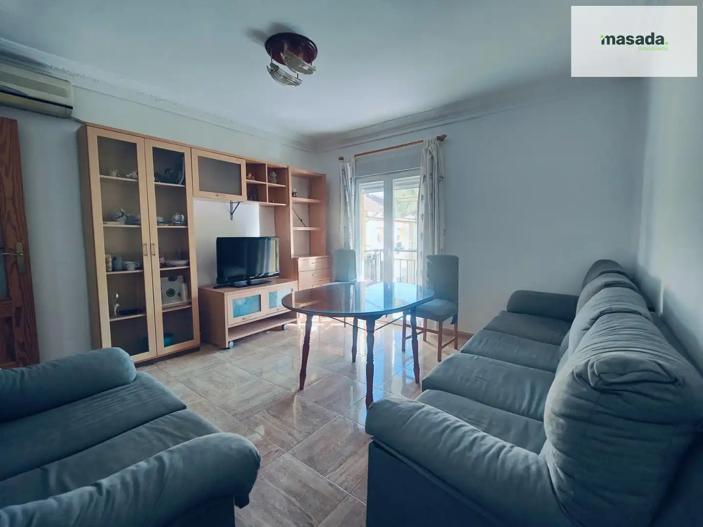Sala d'estar de Pis de lloguer en Granada amb Terrassa i Moblat
