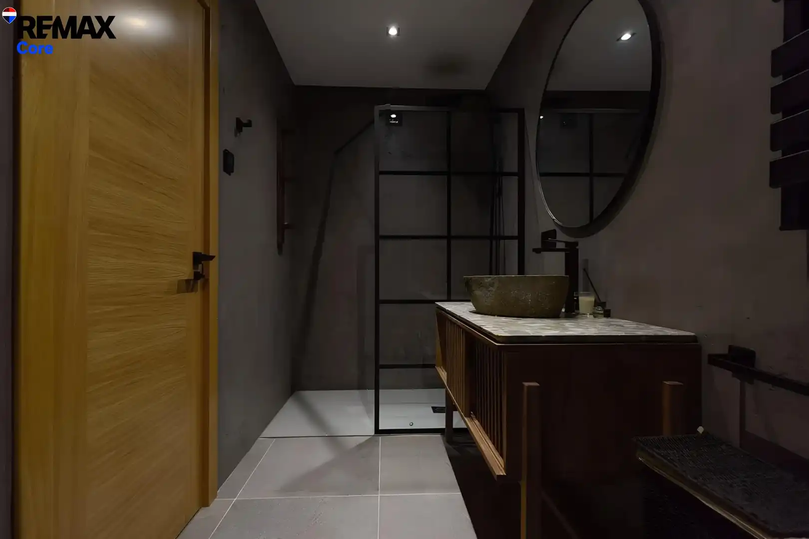 Badezimmer von Wohnung zum Verkauf in Marbella mit Klimaanlage, Heizung und Privatgarten