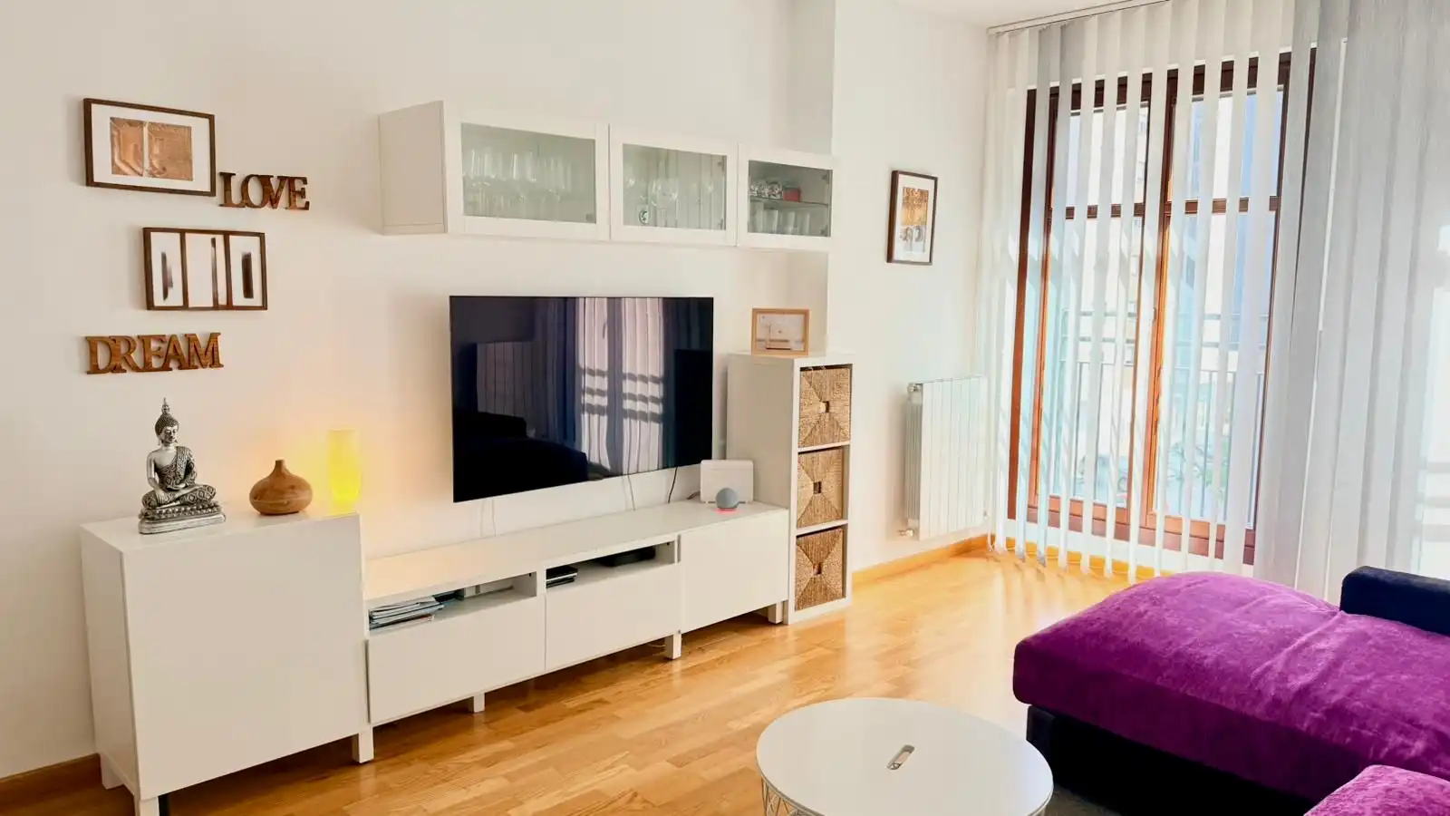 Sala de estar de Piso en venta en Vitoria - Gasteiz con Calefacción, Trastero y Amueblado