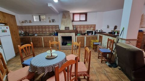 CHALET PAREADO 4 DORMITORIOS CON JARDÍN , SOTANO; TERRAZA Y PATIO CON BARBACOA + 2 PLAZAS DE PARKING - NERJA, immagine 5