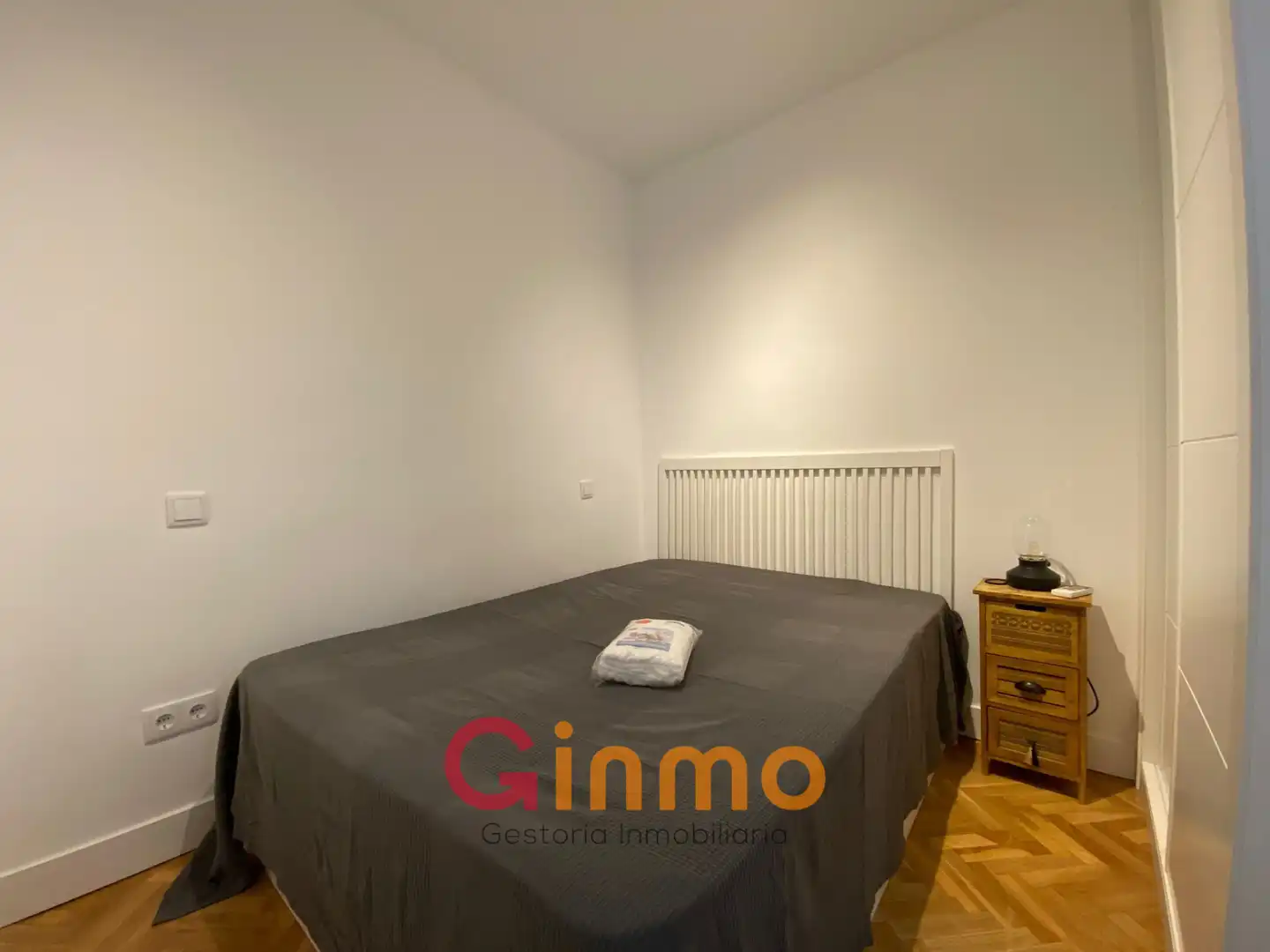 Schlafzimmer von Wohnung zur Miete in Madrid mit Klimaanlage, Möbliert und Ofen
