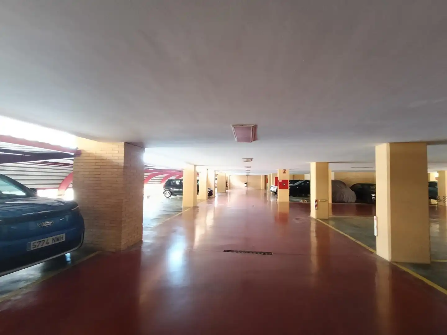 Parking de Piso en venta en Alicante / Alacant con Calefacción, Jardín privado y Piscina comunitaria
