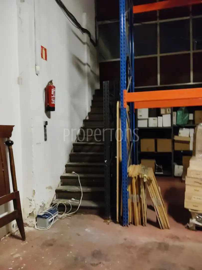 Fabrikhallen zur Miete in N/A, Betoño