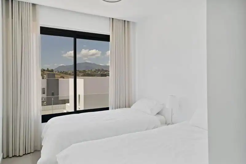 Habitación de Casa adosada de alquiler en Estepona con Aire acondicionado, Jardín privado y Terraza