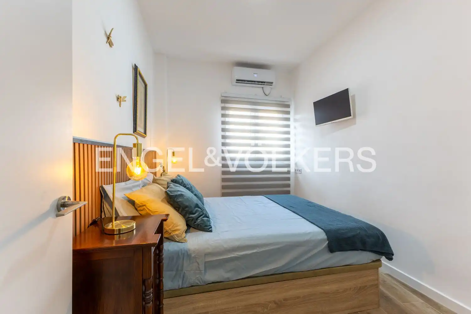 Bedroom of Flat for rent in Valencia  with Air Conditioner, Heating and Furnished