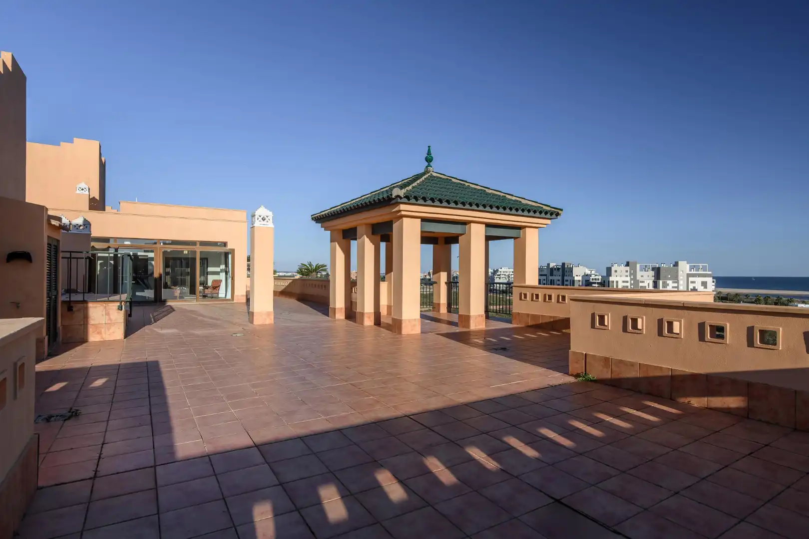 Terrasse von Dachboden zum Verkauf in Ayamonte mit Terrasse, Abstellraum und Möbliert