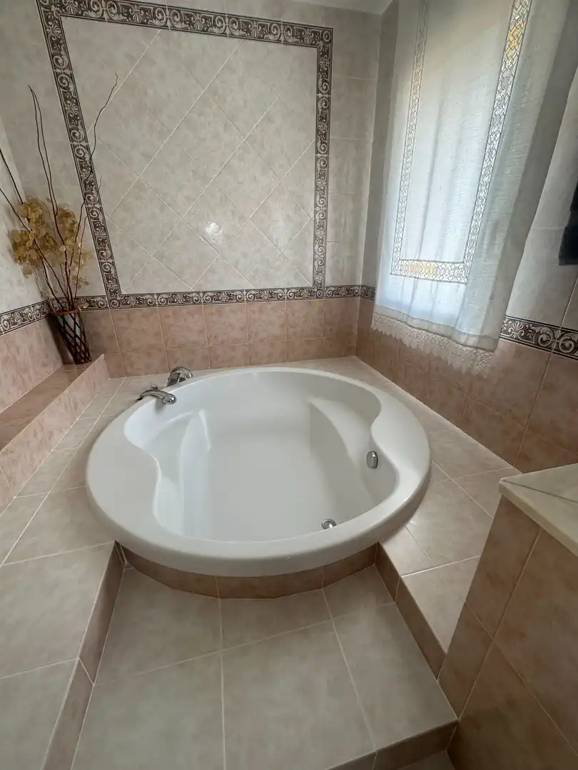 Baño de Casa o chalet en venta en Montornès del Vallès con Aire acondicionado, Calefacción y Jardín privado