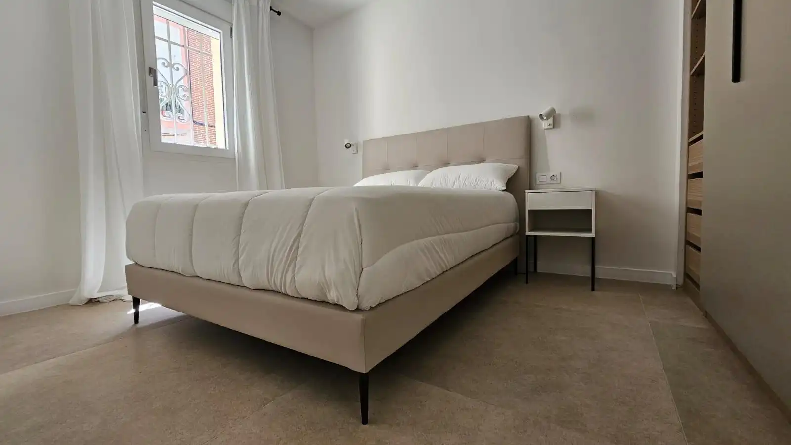 Bedroom of Houses for sale in Alaquàs  with Air Conditioner, Terrace and Furnished