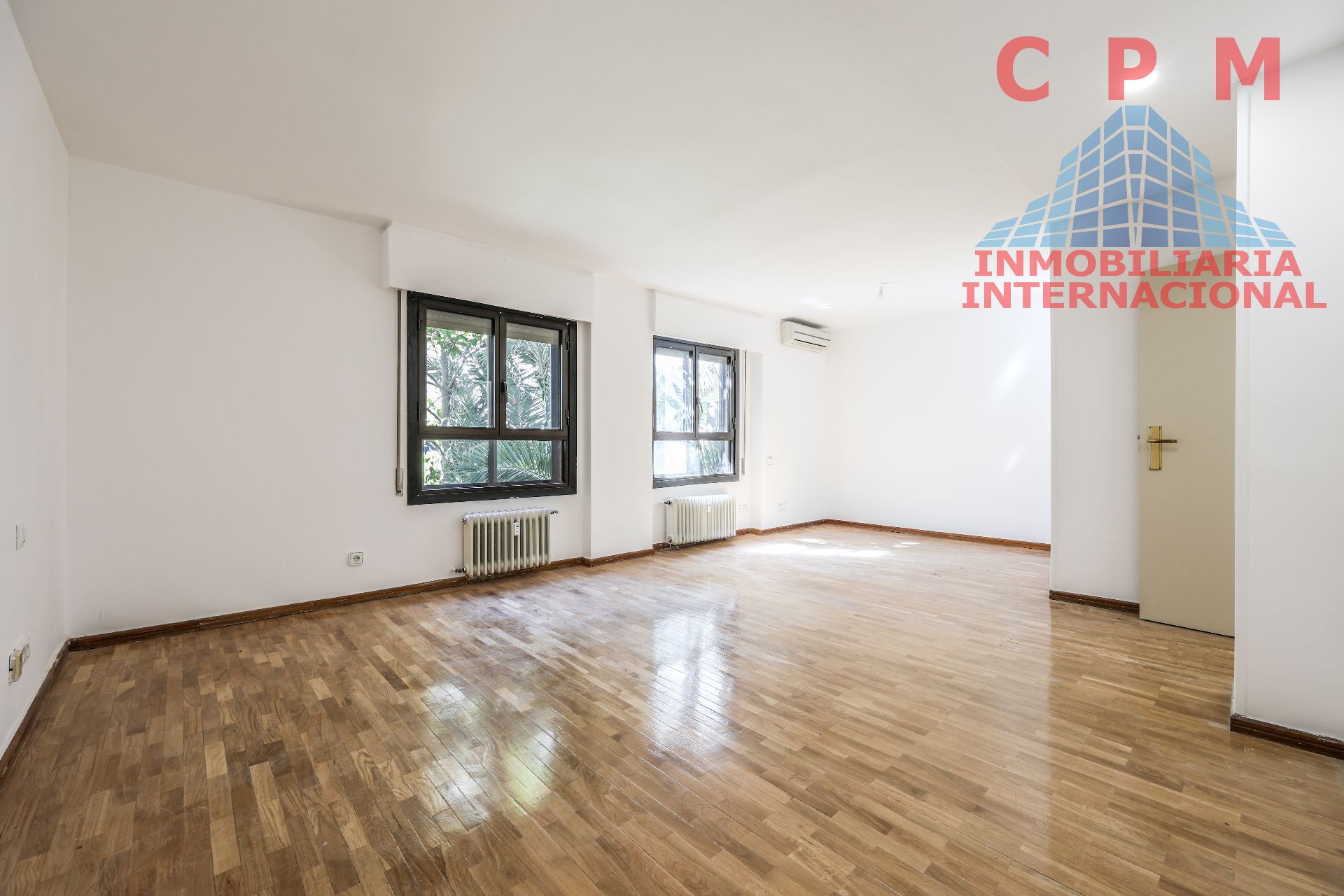 Sala d'estar de Pis de lloguer en  Madrid Capital amb Aire condicionat, Calefacció i Parquet