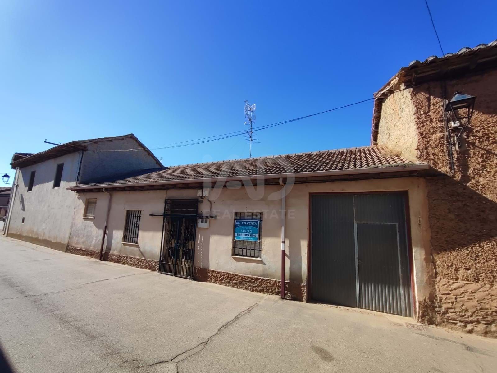 Vista exterior de Edificio en venta en Villares de Órbigo