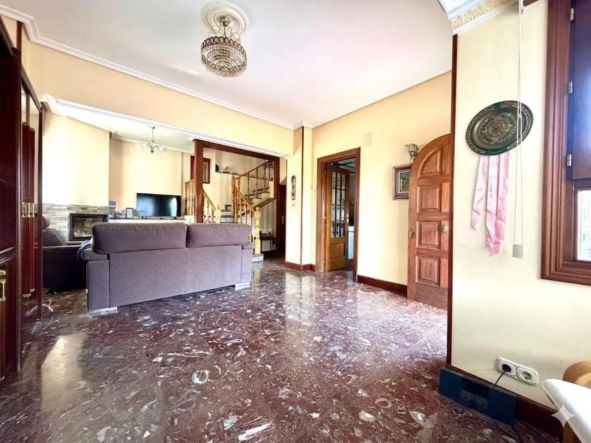 Casa adosada en venda en Basauri  amb Calefacció, Jardí privat i Terrassa