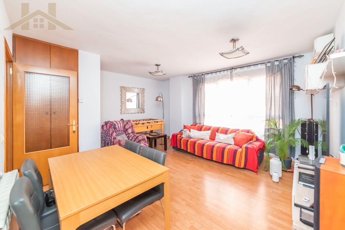 Living room of Flat for sale in Leganés  with Air Conditioner, Heating and Furnished