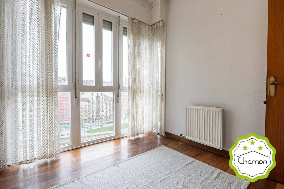 Habitación de Piso en venta en Bilbao  con Calefacción y Balcón