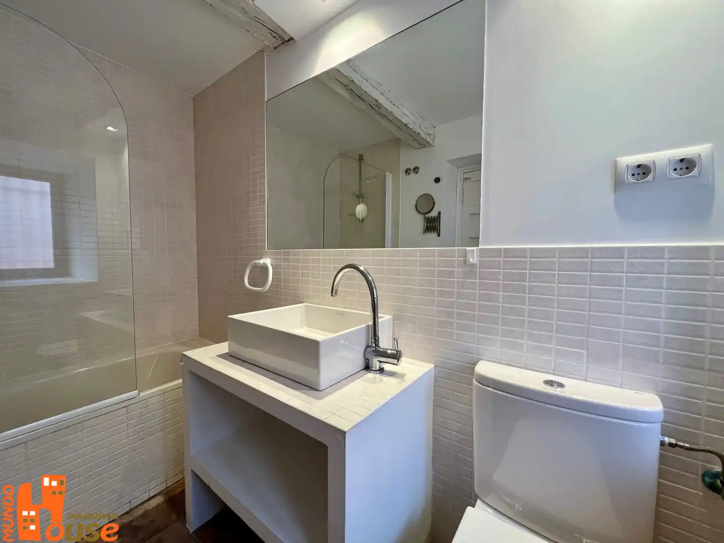 Baño de Piso en venta en Real Sitio de San Ildefonso con Calefacción, Horno y Lavadora