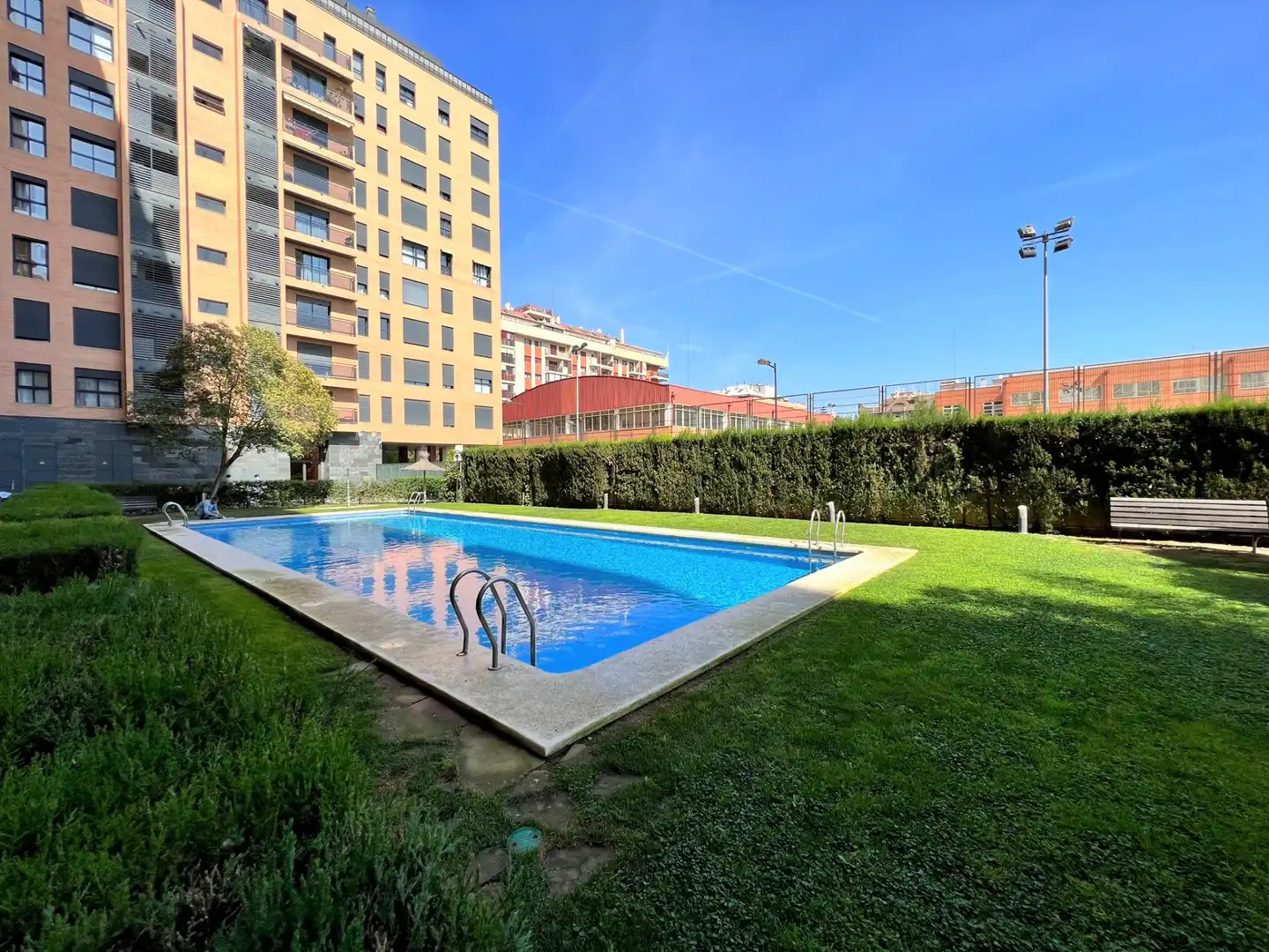 Swimming pool of Flat for rent in Valencia  with Air Conditioner, Oven and Washing machine
