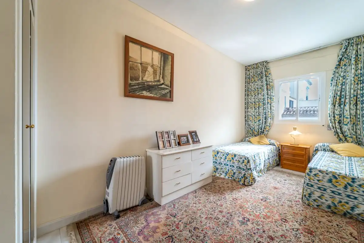 Bedroom of Flat for sale in Marbella  with Air Conditioner, Heating and Private garden