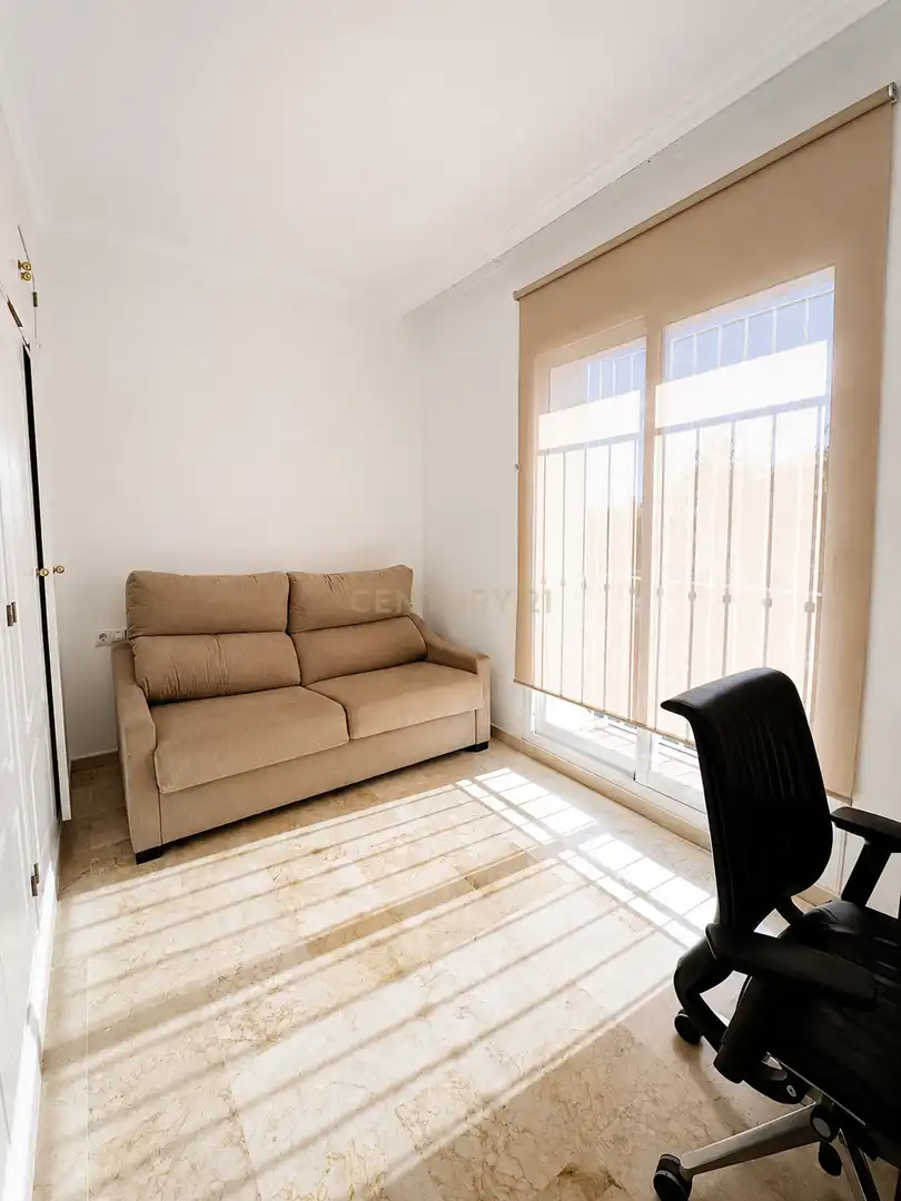Living room of Houses for sale in Marbella  with Air Conditioner, Private garden and Oven