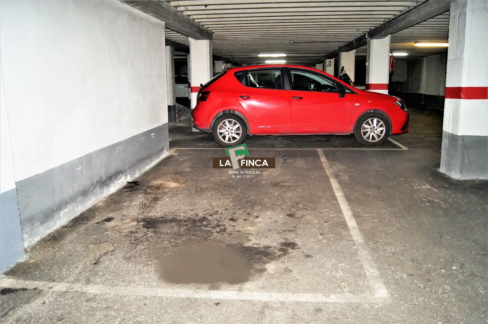 Parking of Garage for rent in Oviedo 
