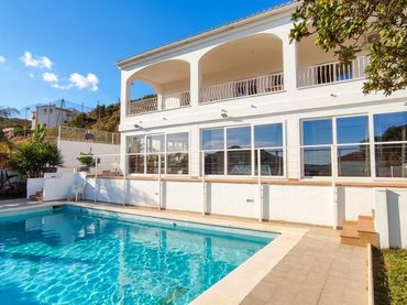 Villa con piscina in vendita a Urbanizaciones