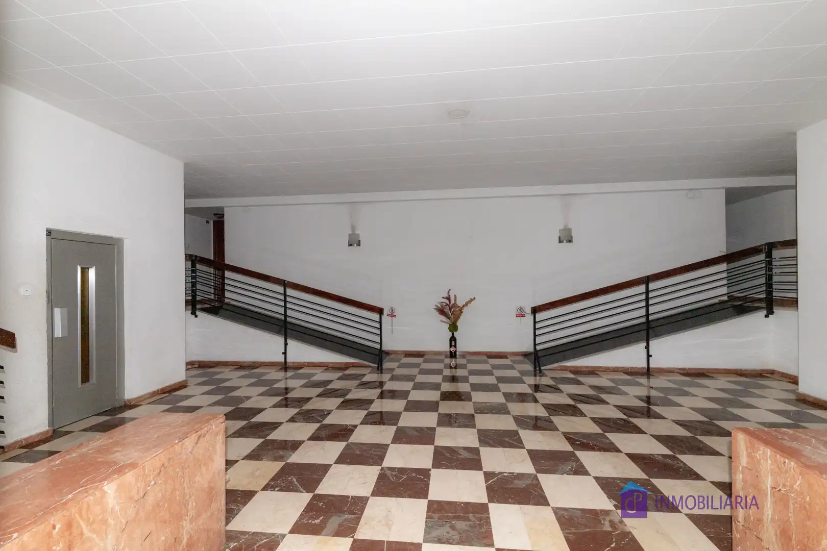 Flat for sale in Zaragoza  with Air Conditioner, Heating and Oven