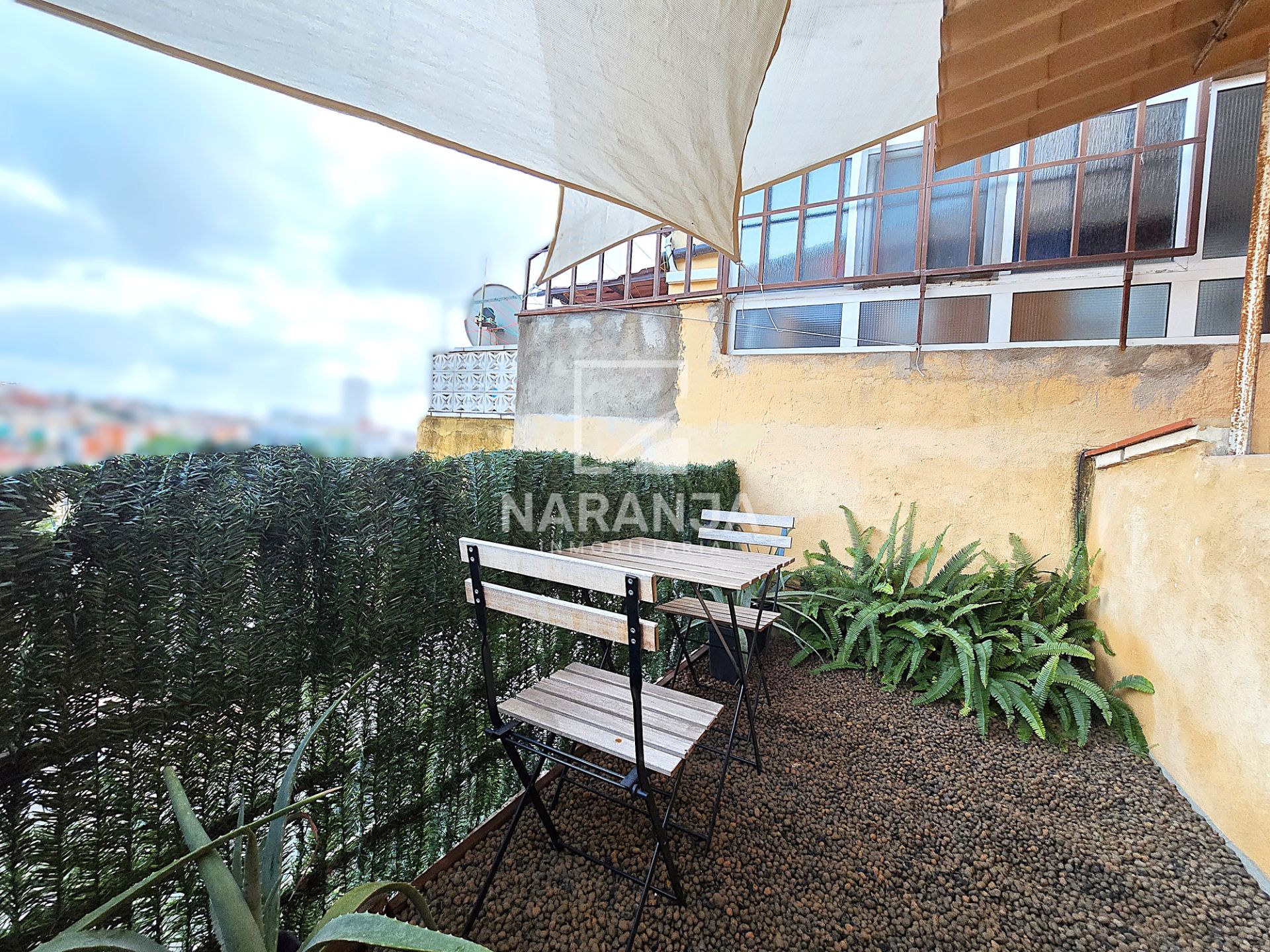 Terrassa de Pis en venda en Santa Coloma de Gramenet amb Terrassa i Balcó