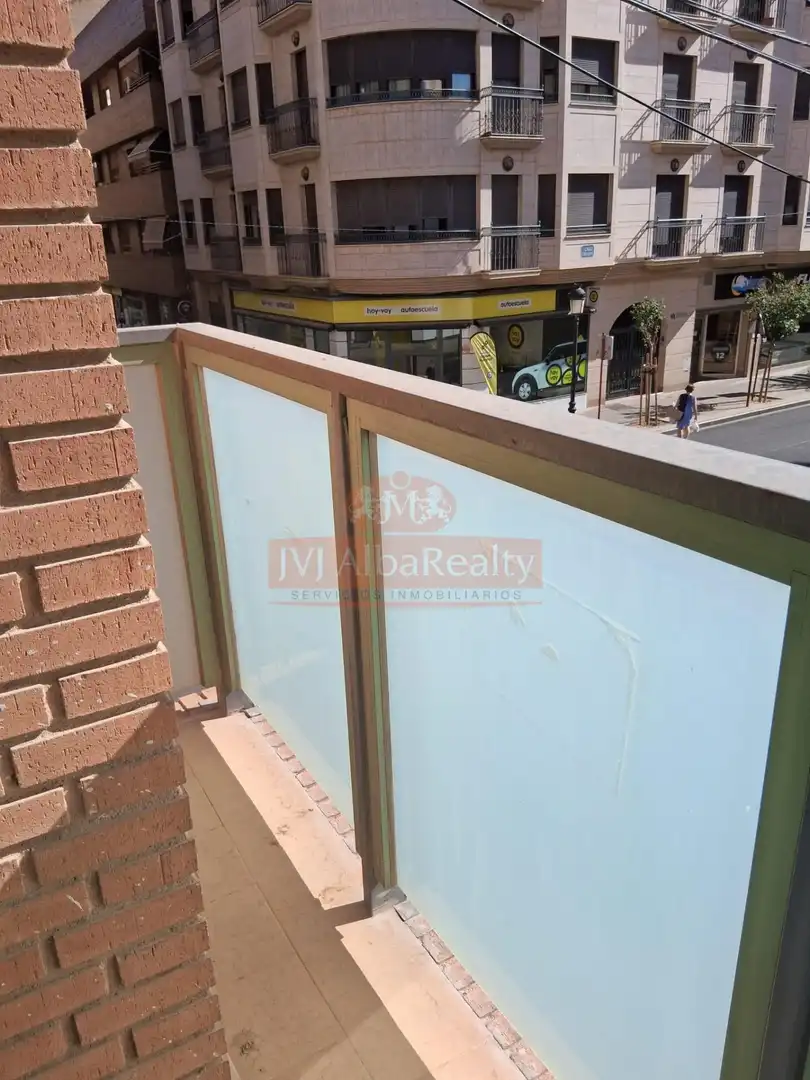 Terrassa de Pis de lloguer en Albacete amb Aire condicionat, Calefacció i Moblat