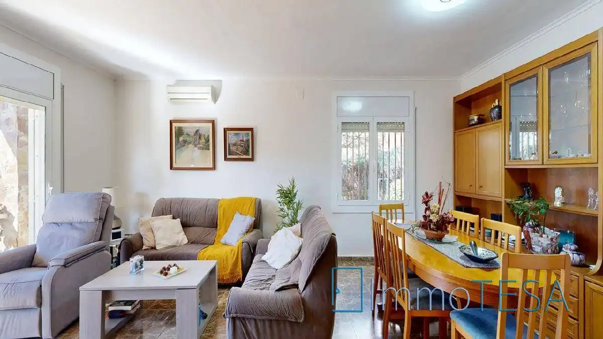 Sala de estar de Casa o chalet en venta en Barberà del Vallès con Aire acondicionado, Calefacción y Jardín privado