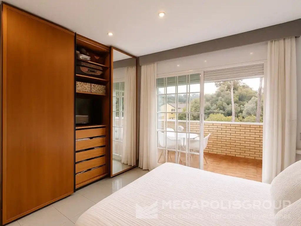 Habitación de Casa o chalet en venta en Sant Vicenç Dels Horts con Jardín privado, Terraza y Piscina