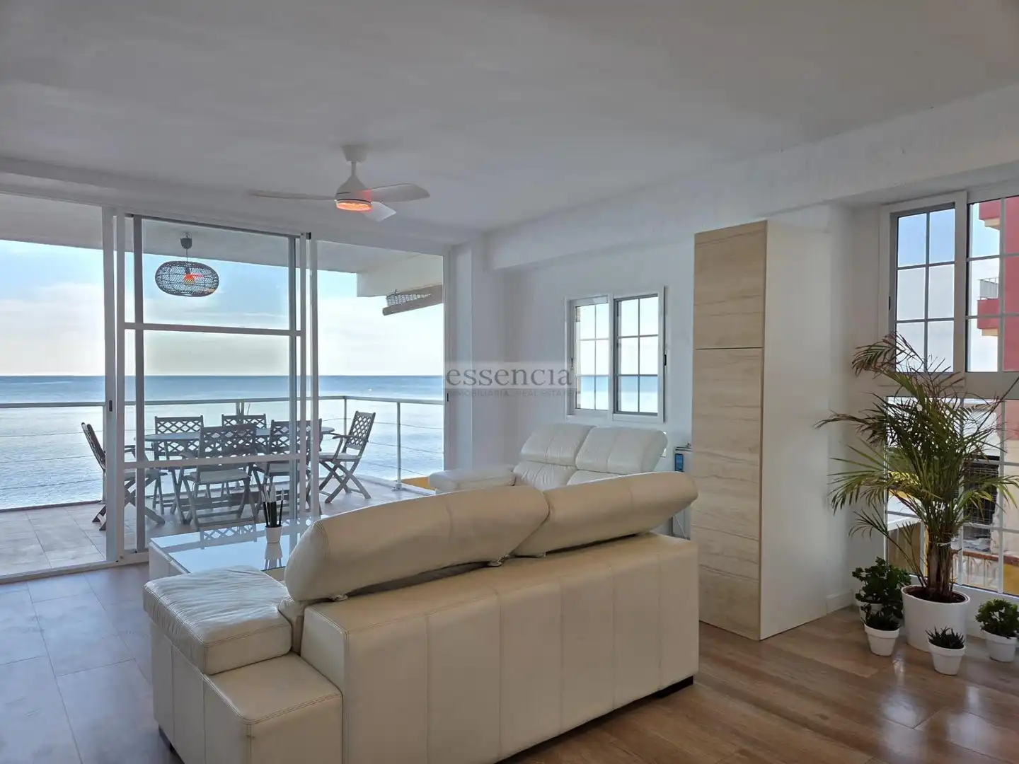 Sala de estar de Apartamento en venta en Tavernes de la Valldigna con Terraza y Balcón