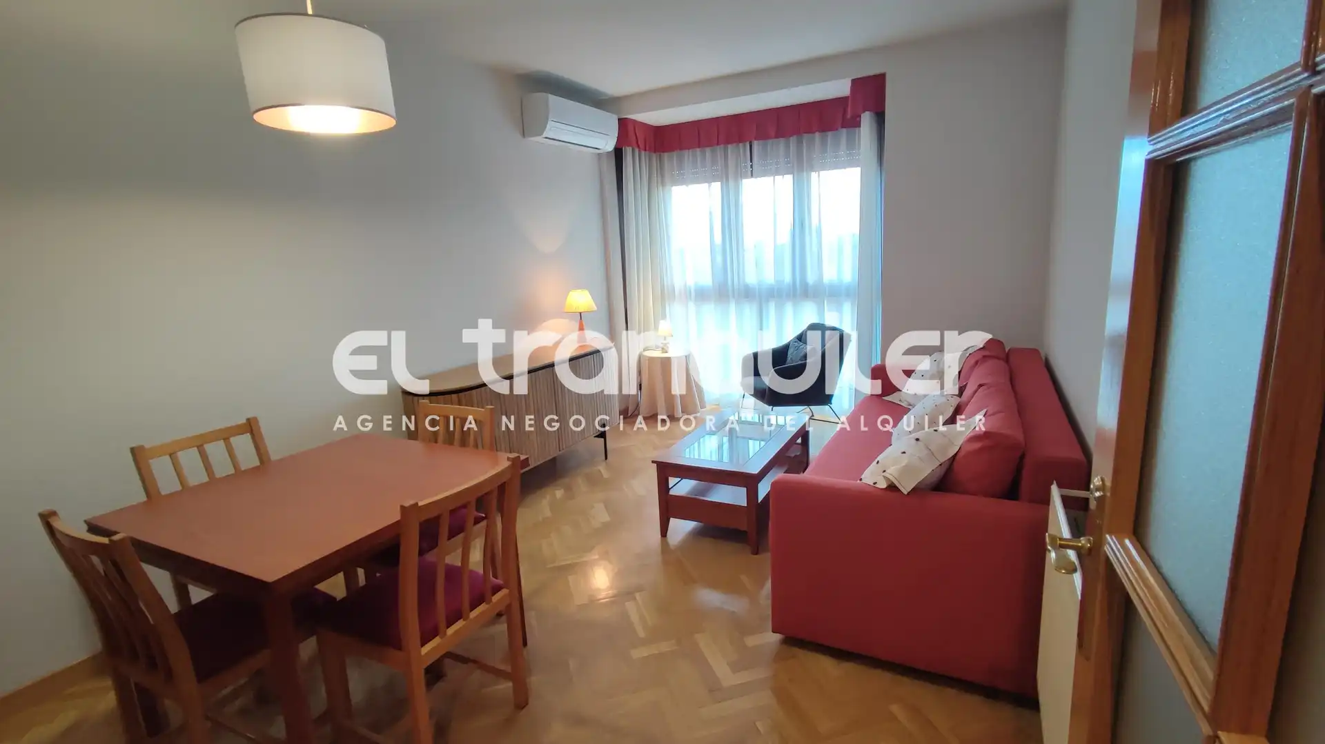 Sala d'estar de Pis de lloguer en Madrid amb Aire condicionat, Parquet i Piscina