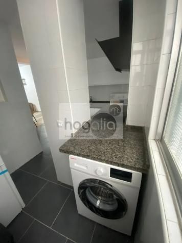 Cuina de Planta baixa de lloguer en  Sevilla Capital amb Aire condicionat i Moblat