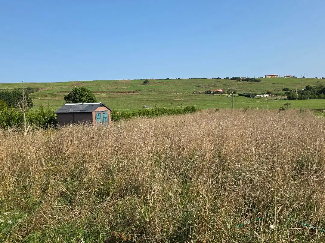 Terreno en venta en Miengo