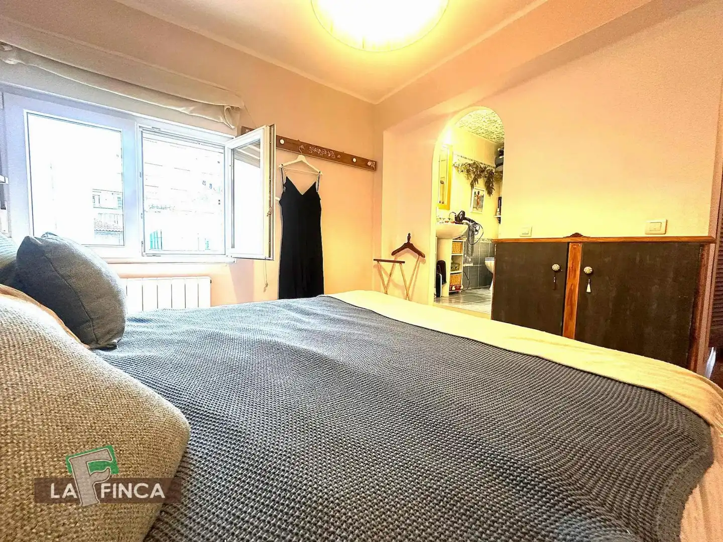 Bedroom of Flat for sale in Oviedo   with Heating and Furnished