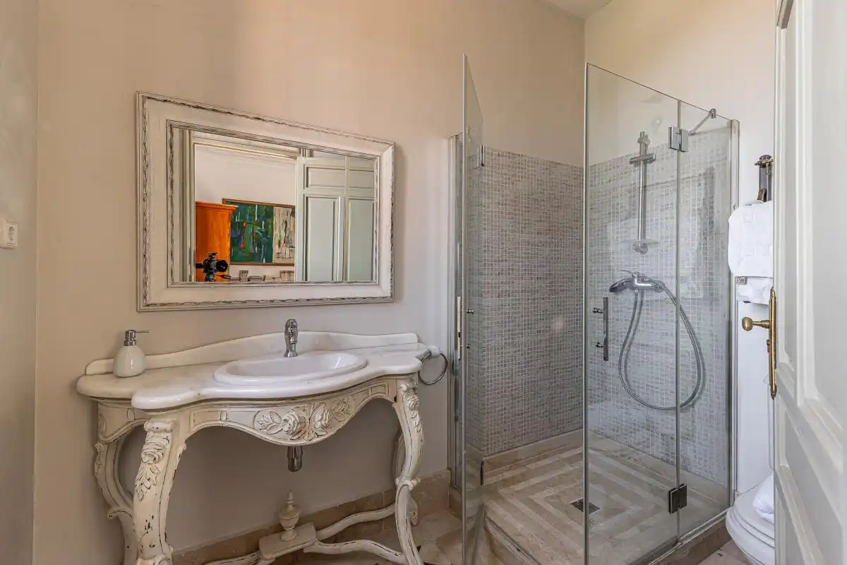 Bathroom of Houses for sale in San Lorenzo de El Escorial  with Air Conditioner, Heating and Private garden