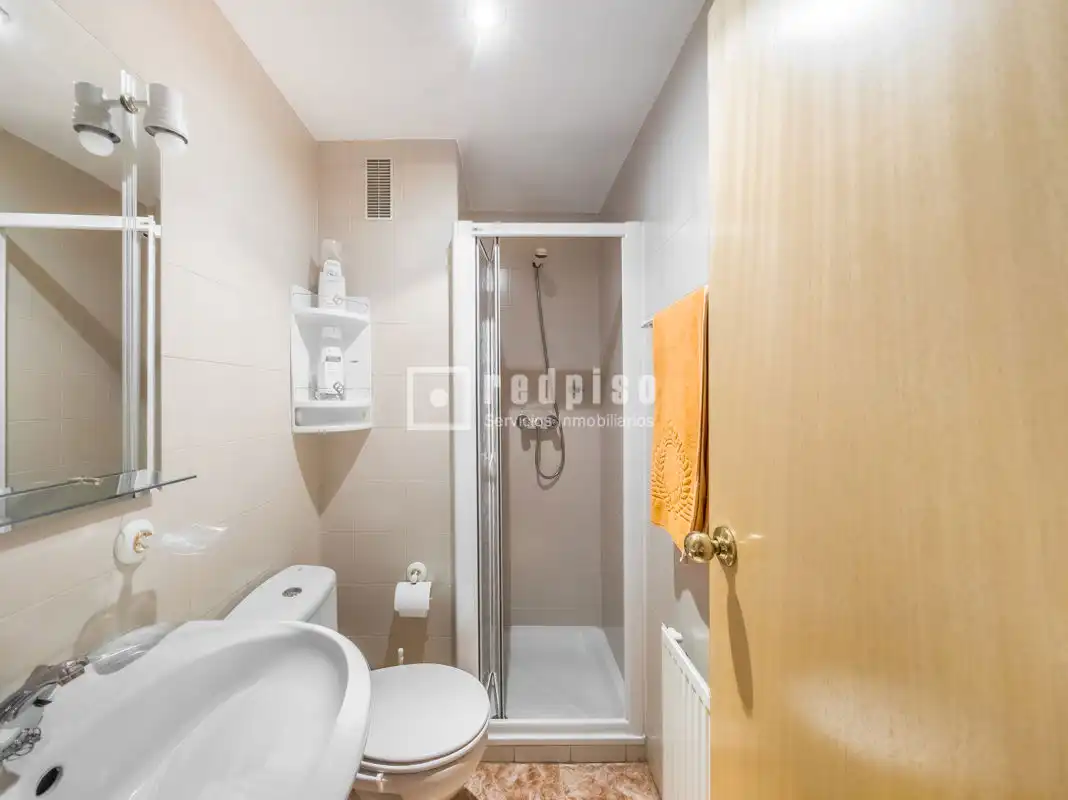 Bedroom of Flat for sale in Madrid  with Air Conditioner and Heating