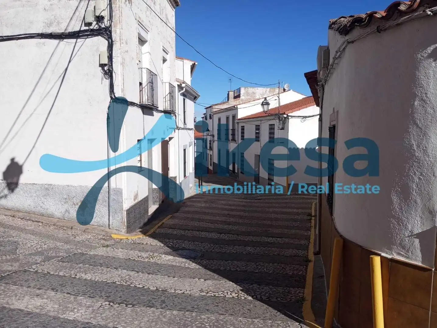 Vista exterior de Casa adosada en venta en Calera de León