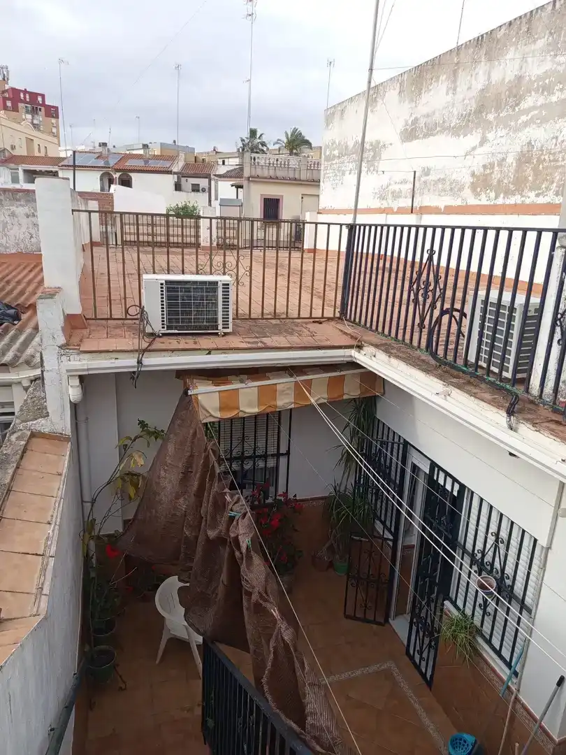 Terrassa de Casa o xalet en venda en Dos Hermanas amb Aire condicionat i Balcó