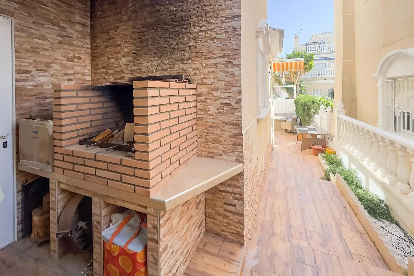 Terrassa de Casa o xalet en venda en Orihuela amb Aire condicionat, Calefacció i Jardí privat