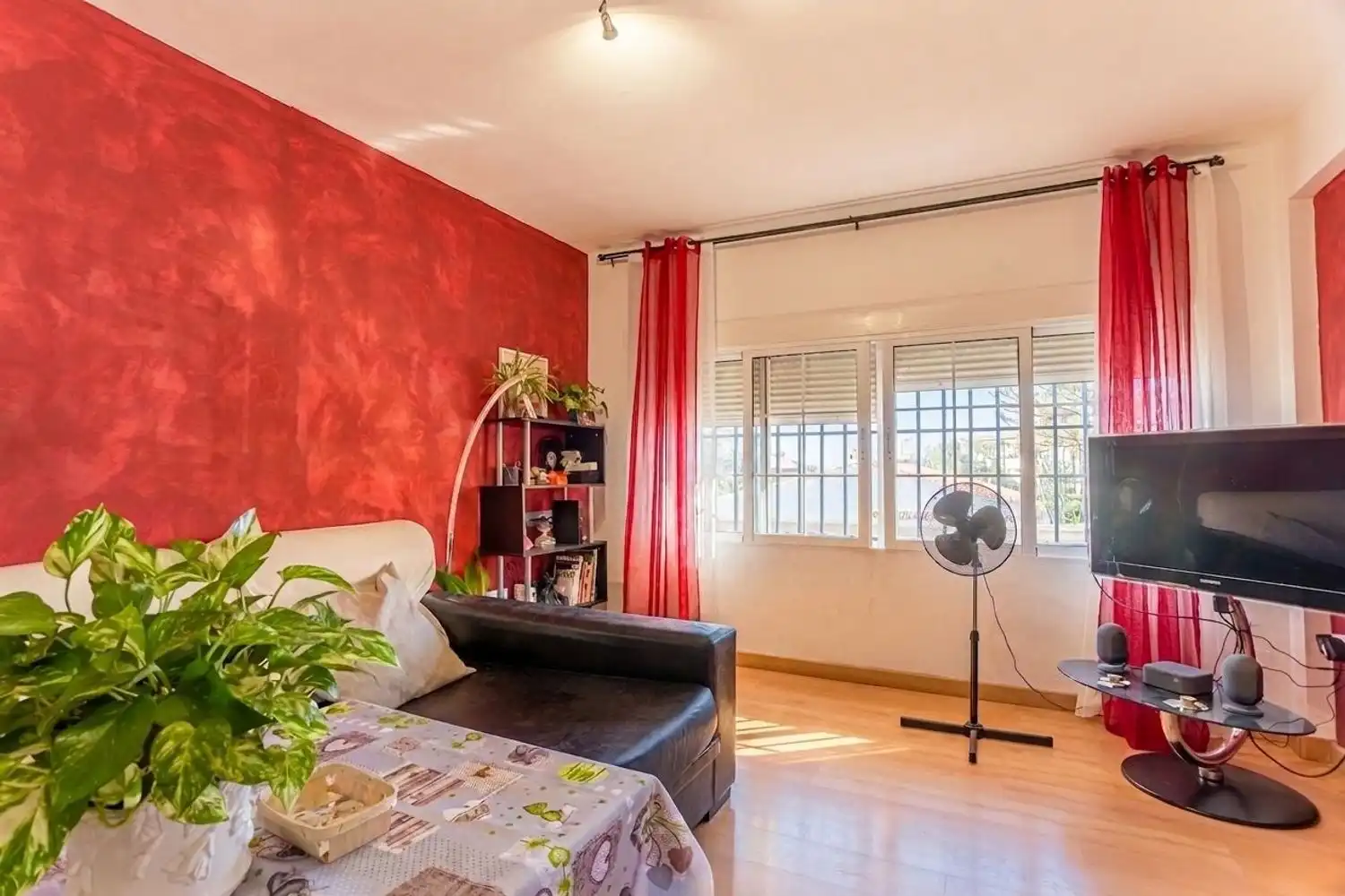 Sala d'estar de Casa o xalet en venda en Rincón de la Victoria amb Terrassa i Traster