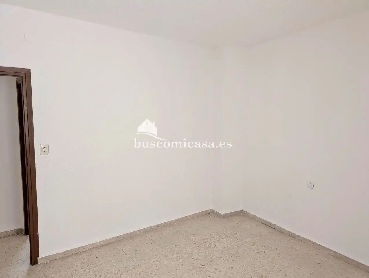 Piso en venta en Jaén con Balcón
