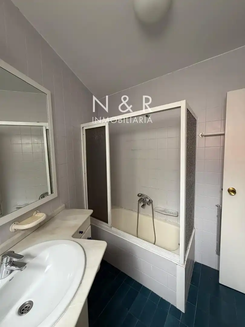 Baño de Ático de alquiler en Santiago de Compostela  con Amueblado