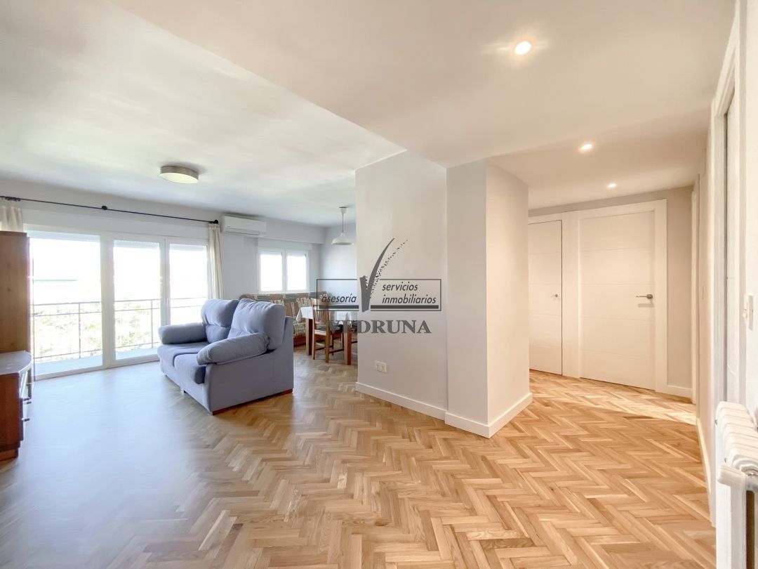 Living room of Flat to rent in  Zaragoza Capital  with Air Conditioner, Heating and Terrace